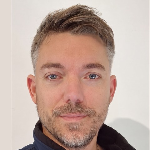 Julien Raveleau, Fondateur de SERIGNIS